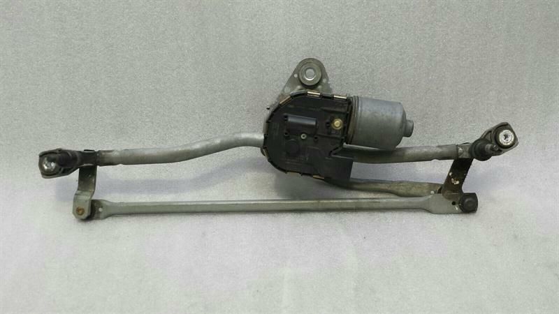 Audi RS6 4F RHD front Wiper engine 4F2955119C right handlebar