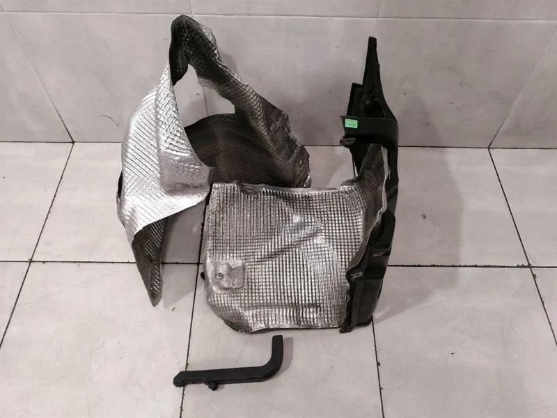 Porsche Panamera 970 rear RHS bumper bracket 97050563202 bumper holder right