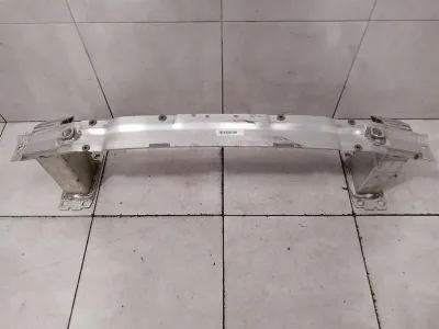 Porsche Cayenne 9Y0 első lökhárító gerenda 9Y0807109B első lökhárító tartó