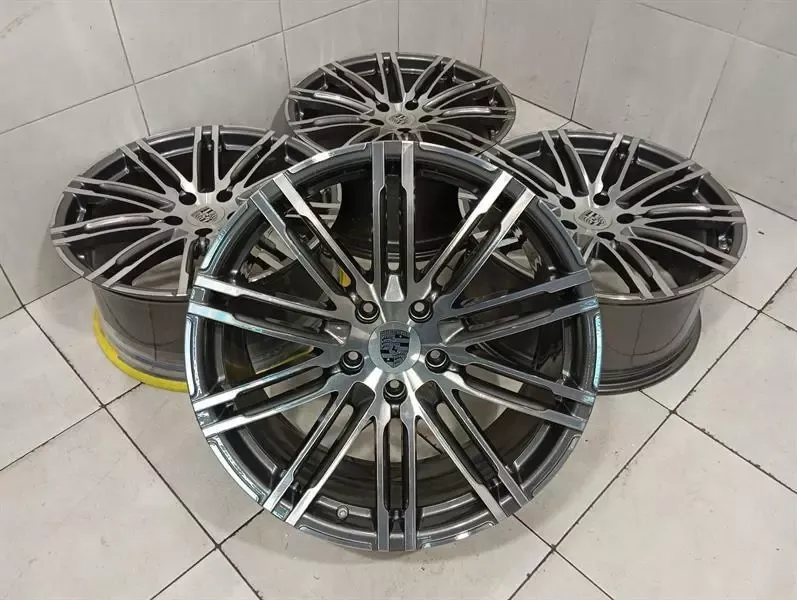 Genuine Porsche 21 Inch Cayenne 958 92A Alloy Wheel 7P5601025AE Alloy Wheel SET