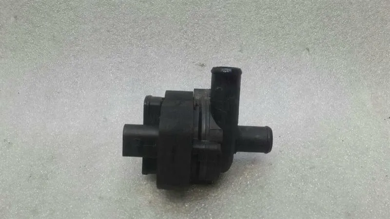 Mercedes ML W164 Additional Cooling Pump A2118350264 Coolant Pump Pump OM642