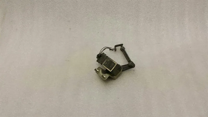 Mercedes E Class W211 suspension level sensor A0105427717 level controller