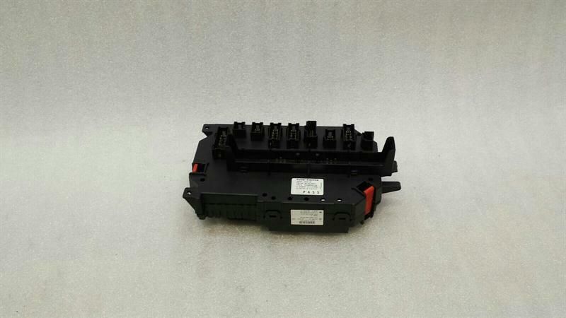 Mercedes S-Class W221 Fuse Box A2215402450 Fuse Box SAM
