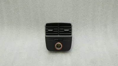 Audi S3 8V hátsó légtelenítő 8V0819203 szellőző fúvóka szellőzőrács hátsó.
