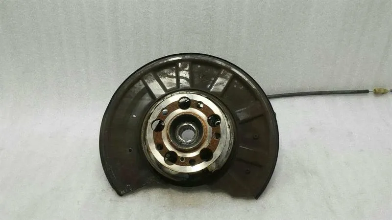 Mercedes E Class W212 Left Rear Hub A2043500741 Wheel Bearing Housing Rear Left AMG