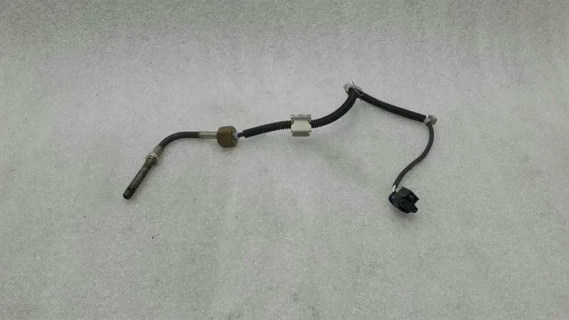 Mercedes C Class W205 Temperature Sensor A0009056804 Oxygen Sensor