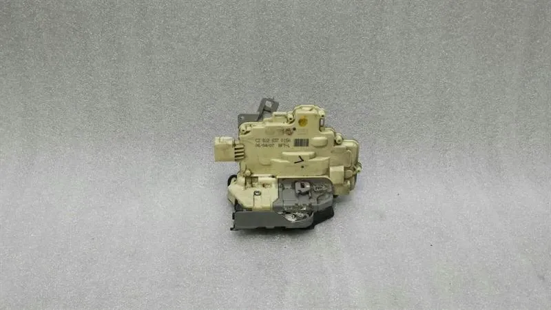 Audi S5 8T A5 RHD left door lock 8J2837015A right hand drive