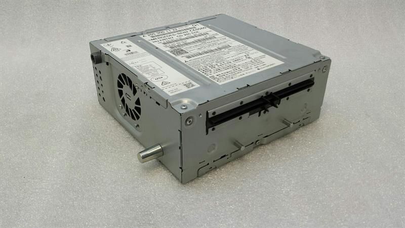 Mercedes C Class W205 CD player A2059001722 audio system controller head unit