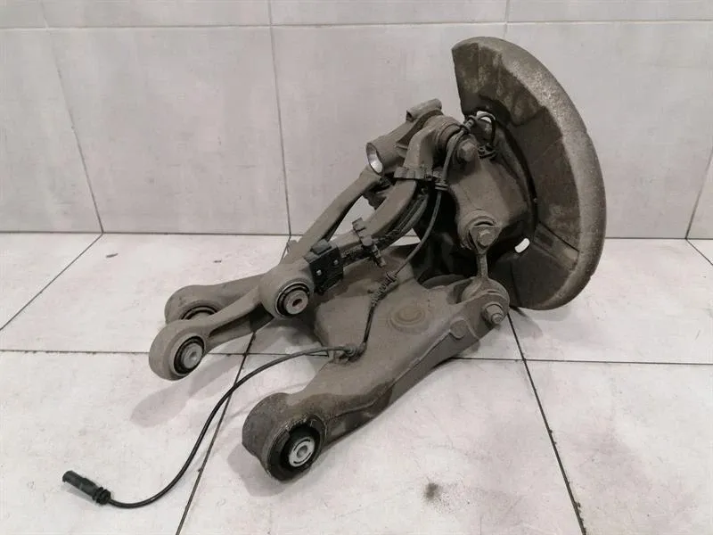 Rolls Royce Ghost Series Left Rear Hub 33326796497 Wheel Bearing Housing Rear Left