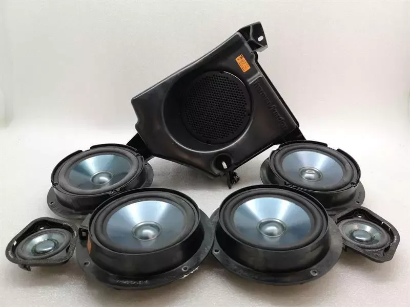 Mercedes ML W164 L7 LOGIC7 Speaker Set A1648203302 Speaker Set L7