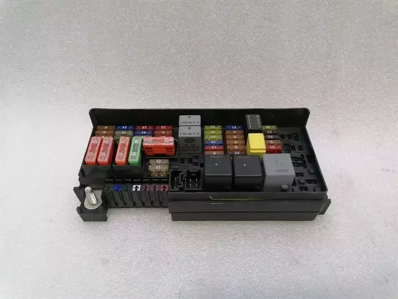 Mercedes ML W164 Fuse Box A1645403072 Fuse Box