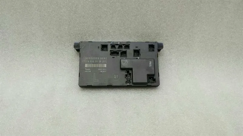 Mercedes CLS W219 front left door module A2198202326 door front left control unit