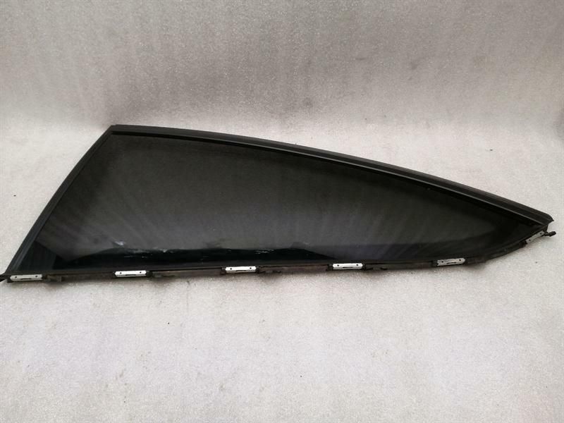 Mercedes C W204 left rear quarter glass A2046706712 door window 1/4 rear left