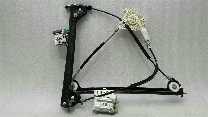 Mercedes SL63 AMG R230 Right Door Winder A2307200446 Window Regulator Right