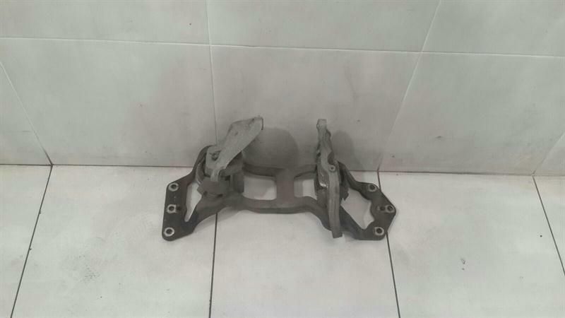 Bentley Continental GT Gearbox Mount 3W0399263C Gearbox Mount