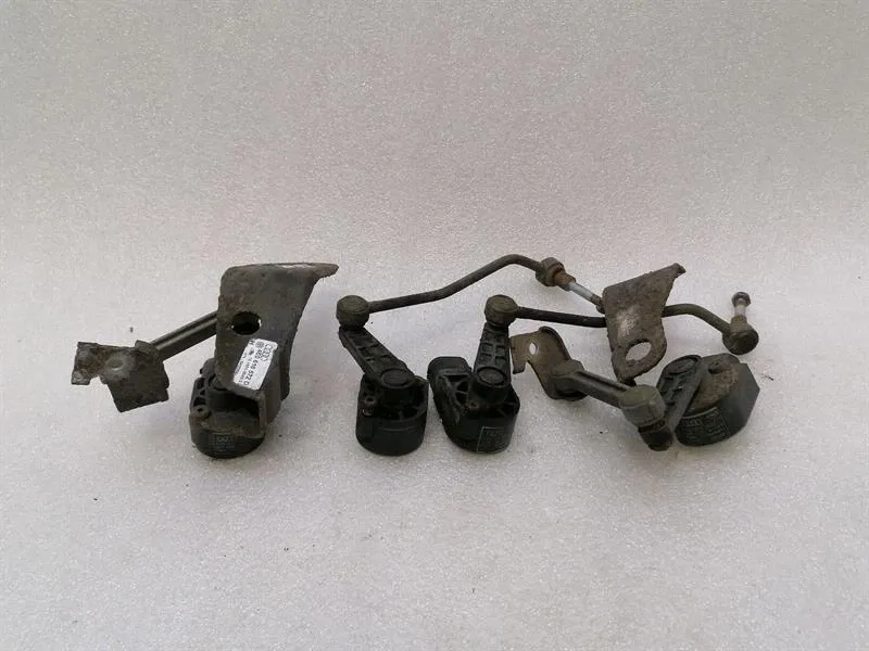 Bentley Continental GT W12 Level Sensor Set 4E0616571D Level Sensor Set