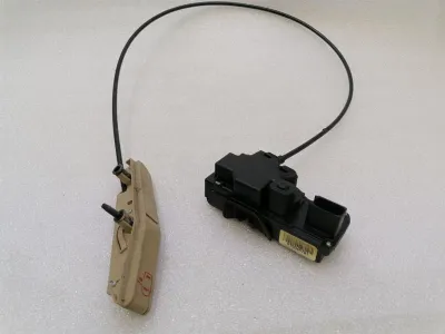 Chevrolet Corvette C6 Door Lock 15946781 Door Lock RIGHT