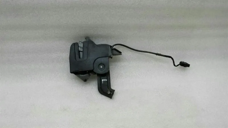 BMW 3 Series E46 Lock Top Flap Left 51258248313 Soft Top Lock Left