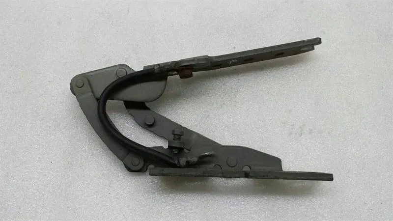 BMW 7 Series E65 Bonnet Hinge RHS 41618240334 Hood Hinge Right