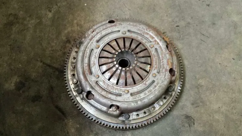 VOLKSWAGEN POLO flywheel + clutch basketball R030105271D clutch set flywheel
