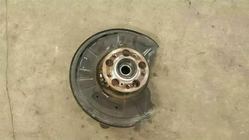 Mercedes C Class W204 Left Rear Hub A2043500341 Wheel Bearing Housing Rear Left Hl.