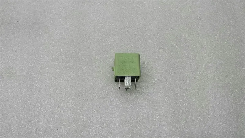 BMW 7 series E66 facelift fuel pump relay 8373700 relay