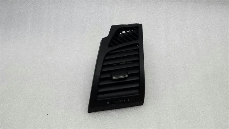 BMW 1 Series E87 RHD Left Air Vent 7059187 right handlebar