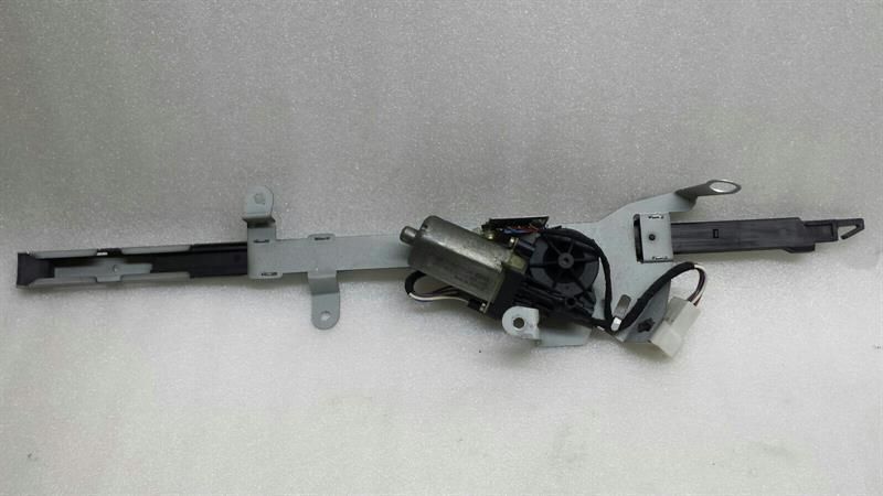 Mercedes CLK W209 seat belt pretensioner A2038600282 belt strap strap tensioner