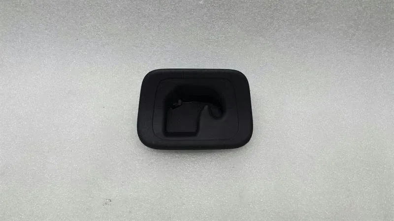 Mercedes C Class W204 Mount Holder Front Left A2048600714 Holder Front Left