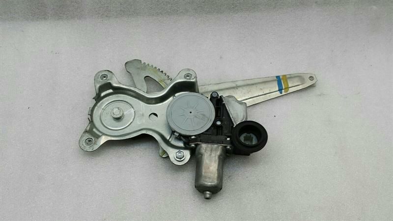 Lexus IS II 2 RLH door window motor 85710-53060 window regulator motor rear left