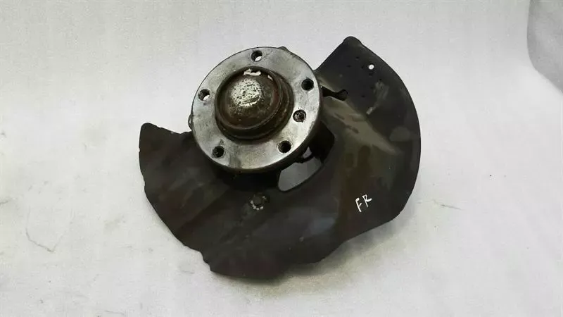 BMW Z4 E85 E86 Right Front Hub 1096430 Wheel Bearing Housing Knuckle Front Right