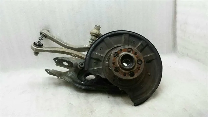 Mercedes GLK X204 Right Rear Hub A2123500241 Wheel Bearing Housing Rear Right