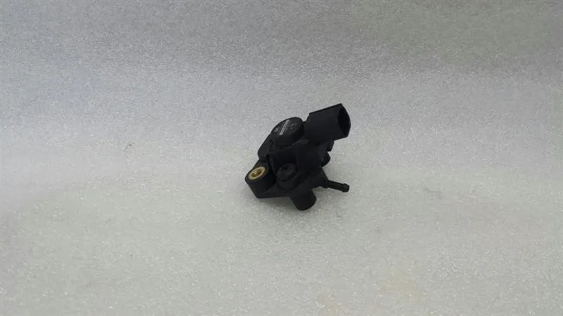 Mercedes E Class W212 Pressure Sensor A0071530028 Charge Air Boost Pressure Sensor