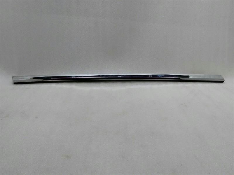 Tesla Model S 70 FRH Door Moulding 1038394-00-A Front Right Door Strip