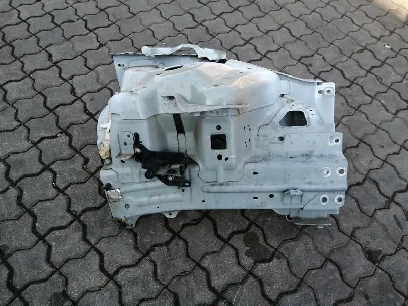 Tesla Model 3 Left Front Chassis Leg 1073791-S0-J Left Front Wheelhouse