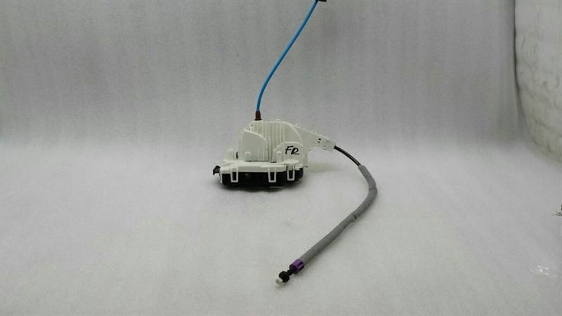 Mercedes GLA X156 front right door lock A1667200435 door lock front right