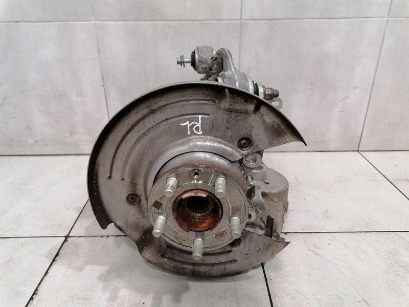 Jaguar i-PACE X590 EV400 Left Rear Hub T4K9598 Wheel Bearing Housing Rear Left
