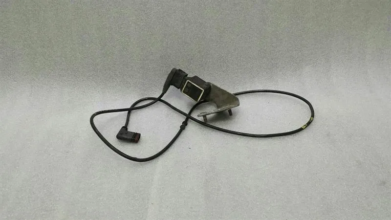 Mercedes CLS W219 Headlight Level Control A0105427717 Level Control