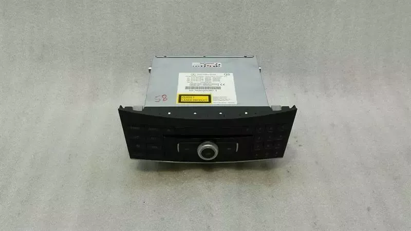 Mercedes E Class W207 CD player A2129064400 audio system controller head unit