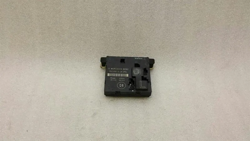 Mercedes E Class W211 E500 RLH Door Module A2118201526 Door Control Unit HL
