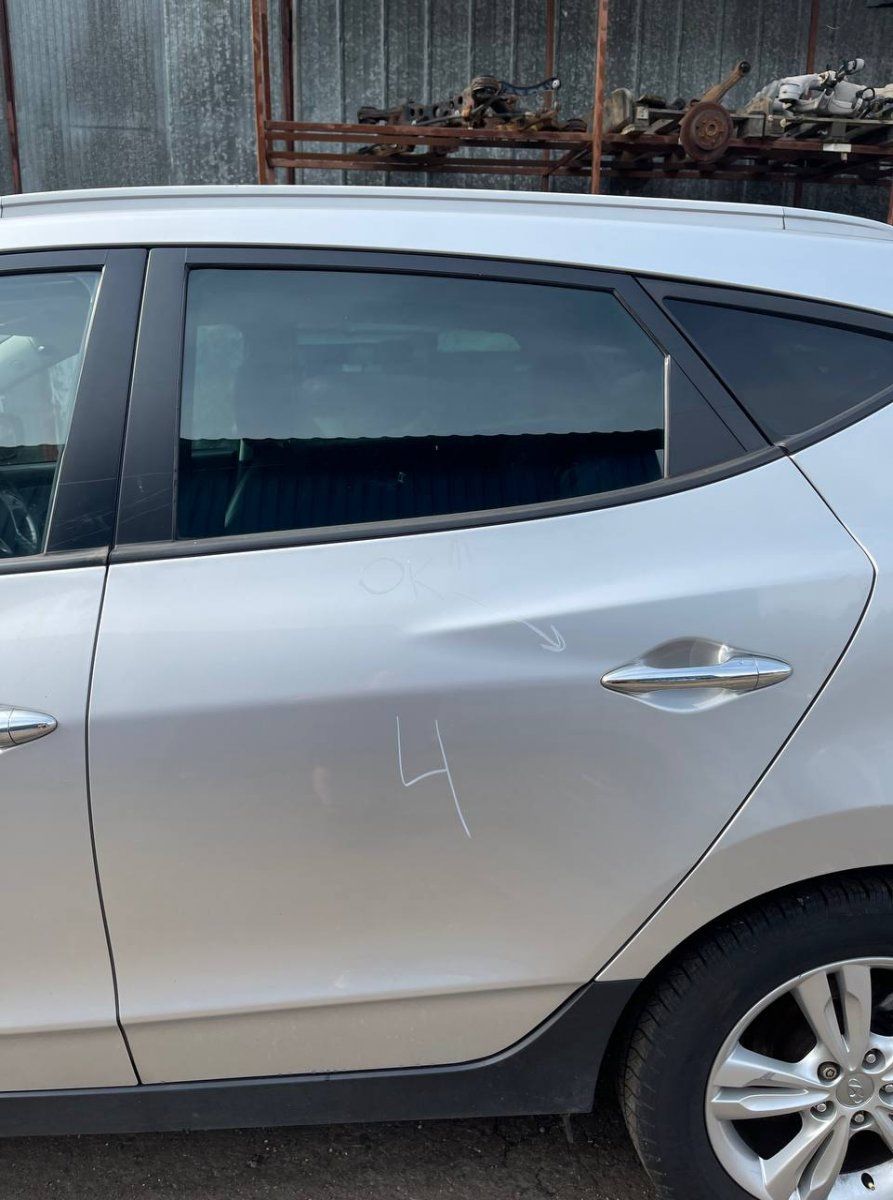 Door Rear  Left HYUNDAI TUCSON II / ix35 I (LM) (2009-2017)