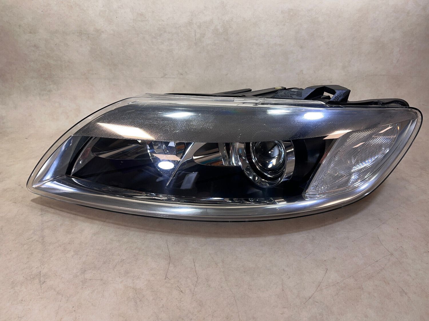 Audi Q7 4L GENUINE Front Left Xenon Dynamic Headlight 4L0941003B