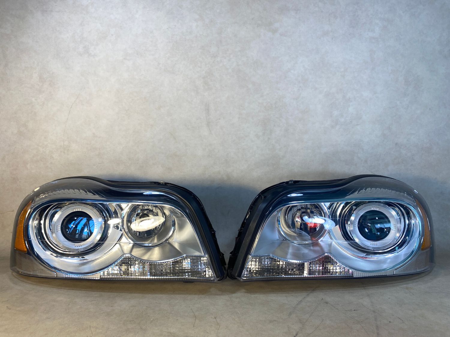 Volvo XC90 GENUINE Xenon Dynamic Headlight Lamp Right &amp; Left SET LHD 12-14 year