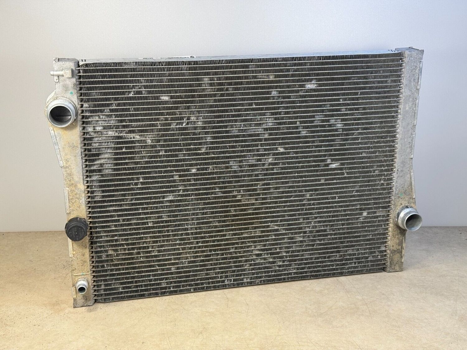 Genuine BMW X5 E70 X6 E71 Engine Cooling Water Radiator 17117533472