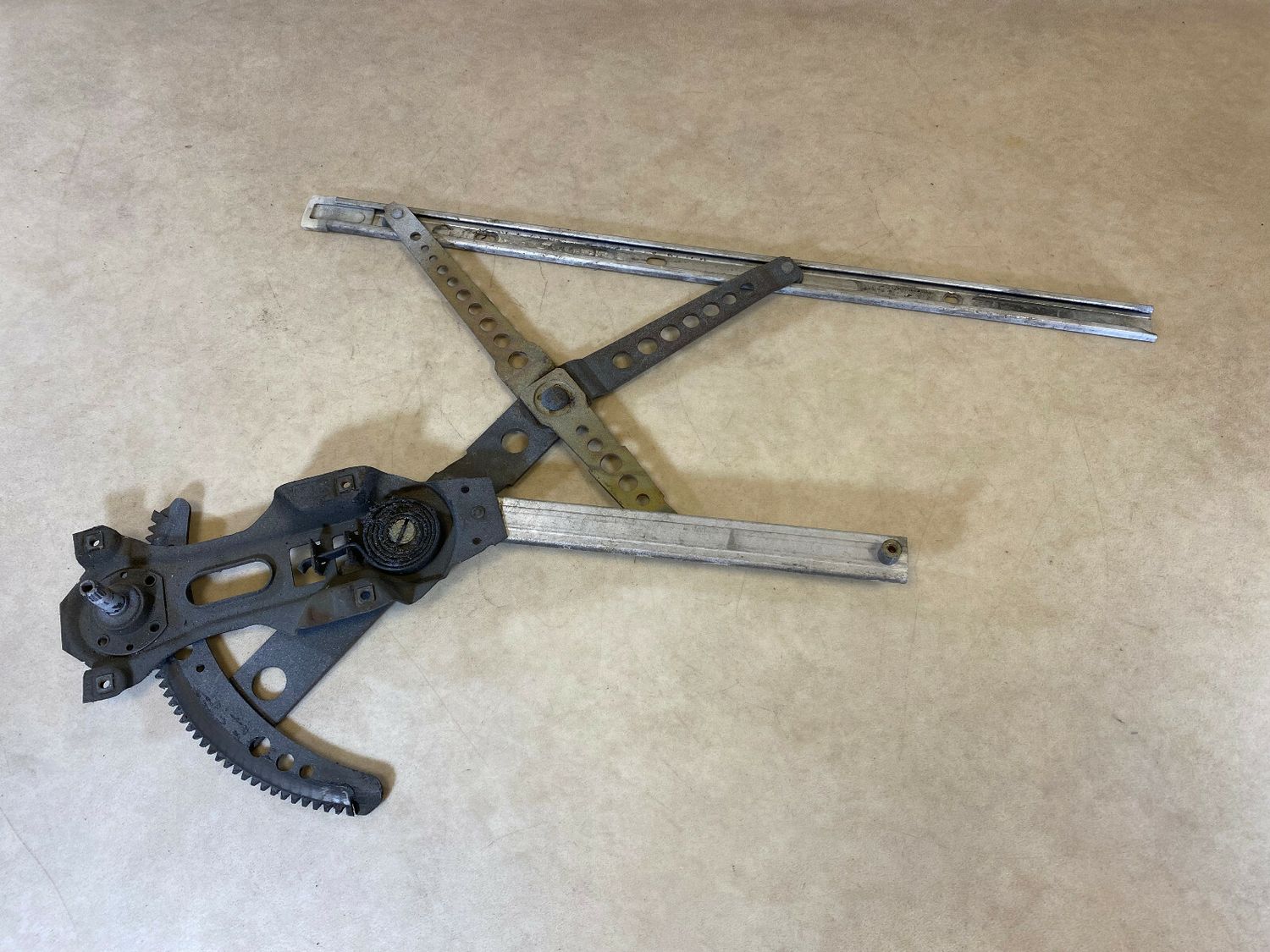 BMW 7 E23 GENUINE Front Left Window Mechanic Regulator 51321867921