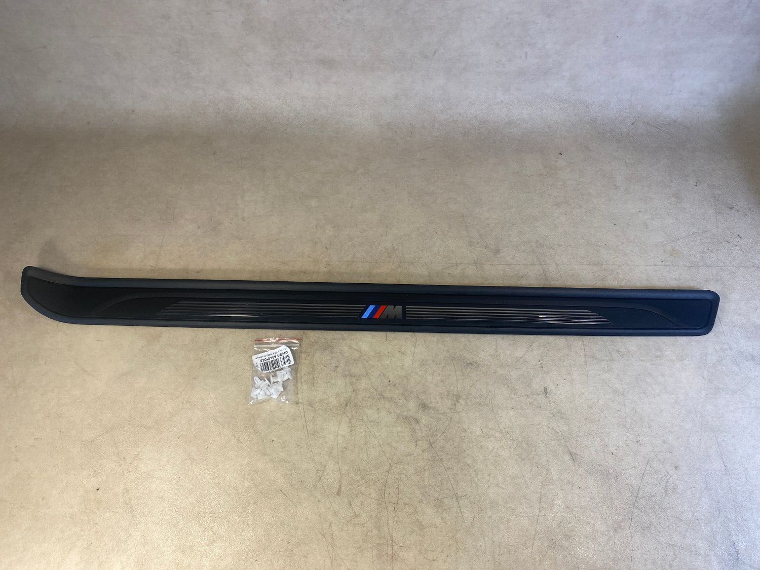 OEM BMW 1 Coupe E82 Sill Interior Trim Front Right 60829010 7180740 11749617