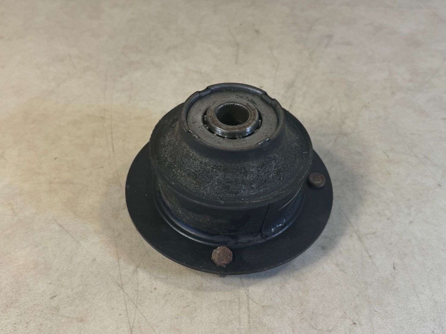 BMW E23 728 728I 728IS 730 732I FR HARD WHITE GUIDE SUPPORT BEARING 31331121551