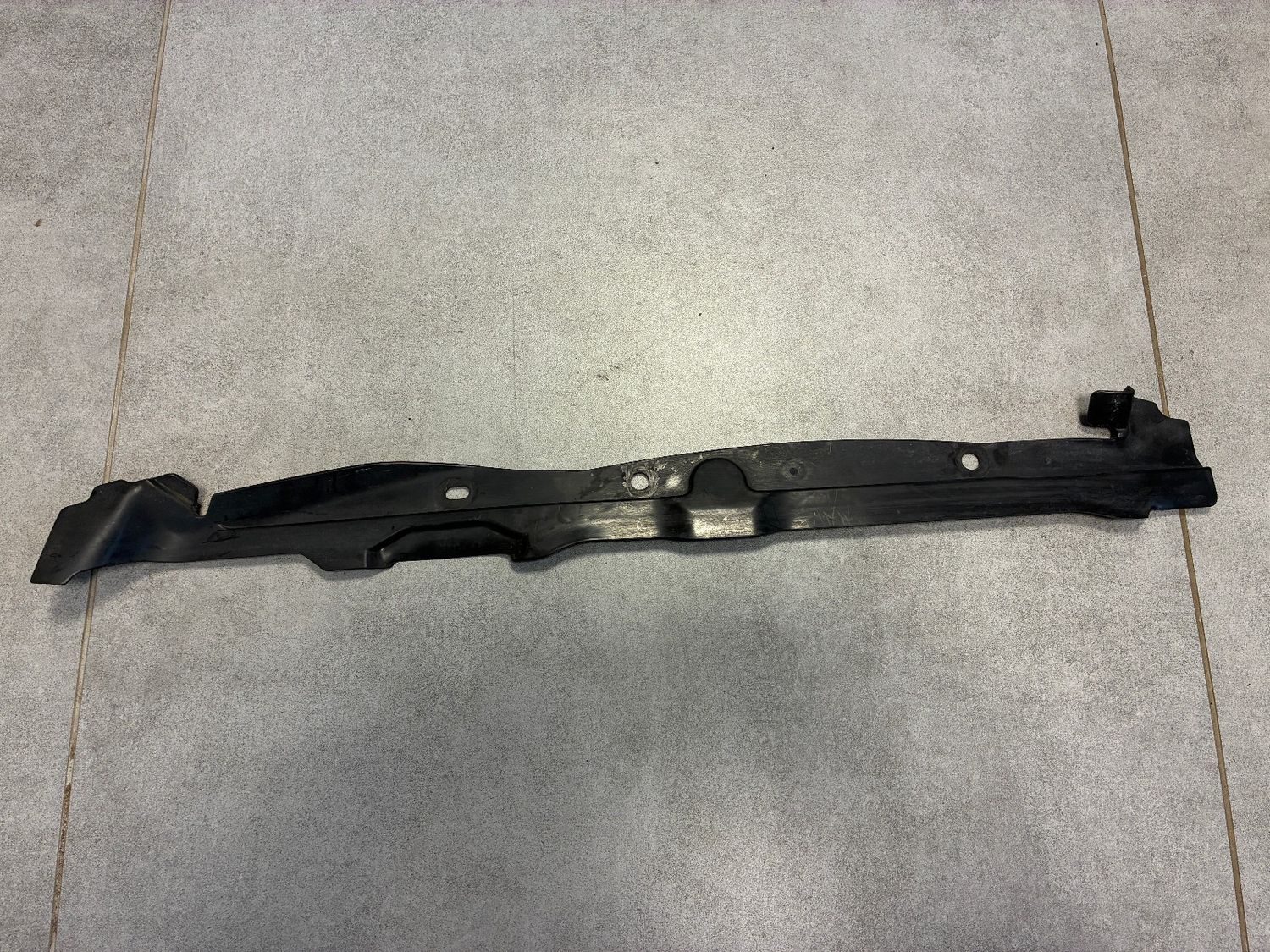 GENUINE Land Rover Range Rover Sport L320 Front Left Side Fender Rearward Seal