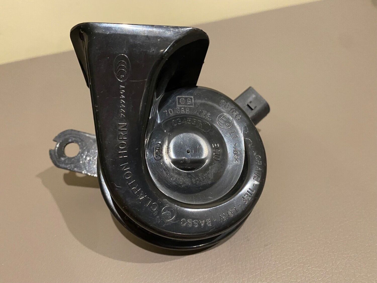 Porsche 911 991 GENUINE Horn Sound Signal Low 99163516000