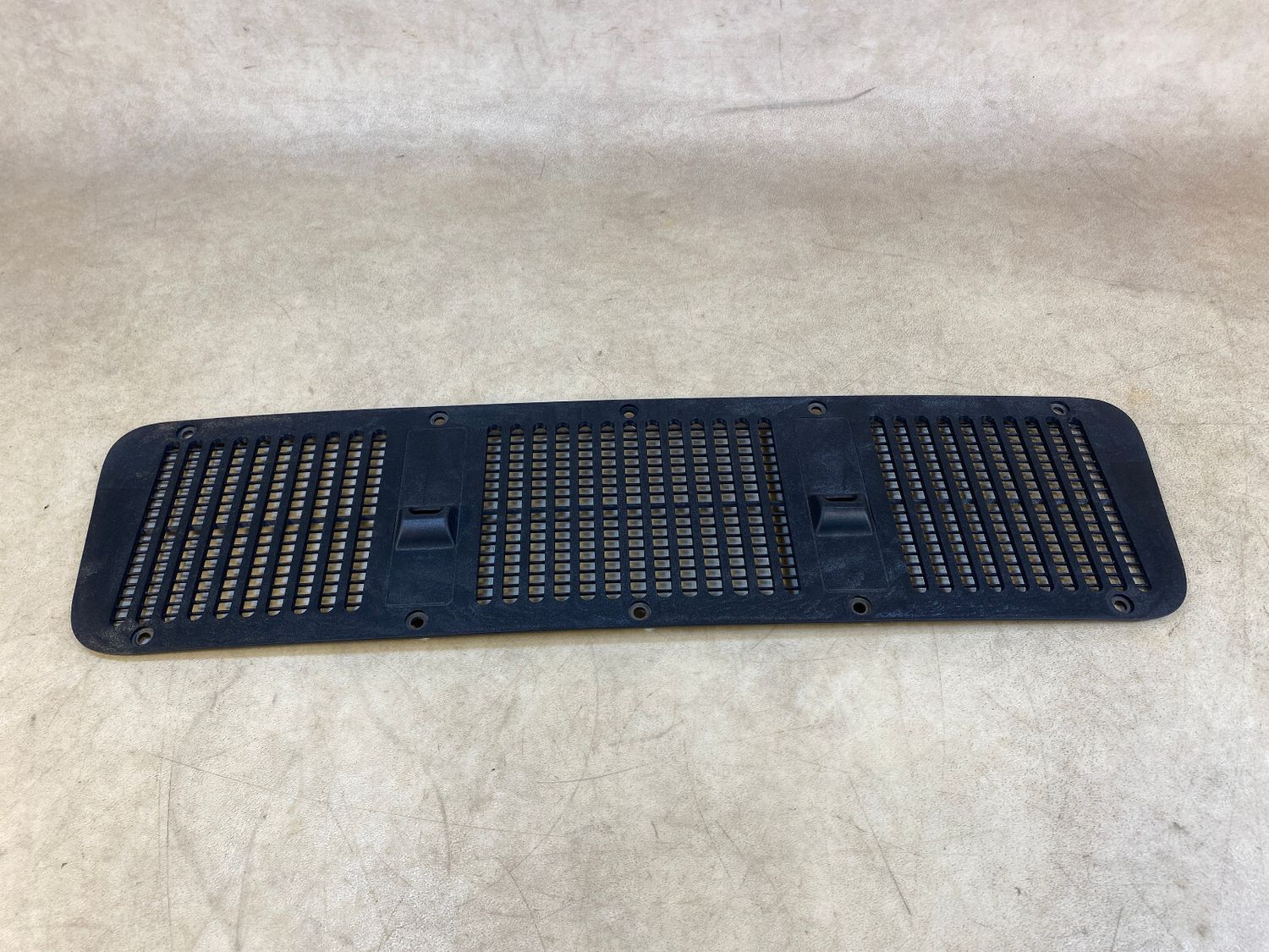 Mercedes G class W463 GENUINE Hood Bonnet Grille Cover A4638870125